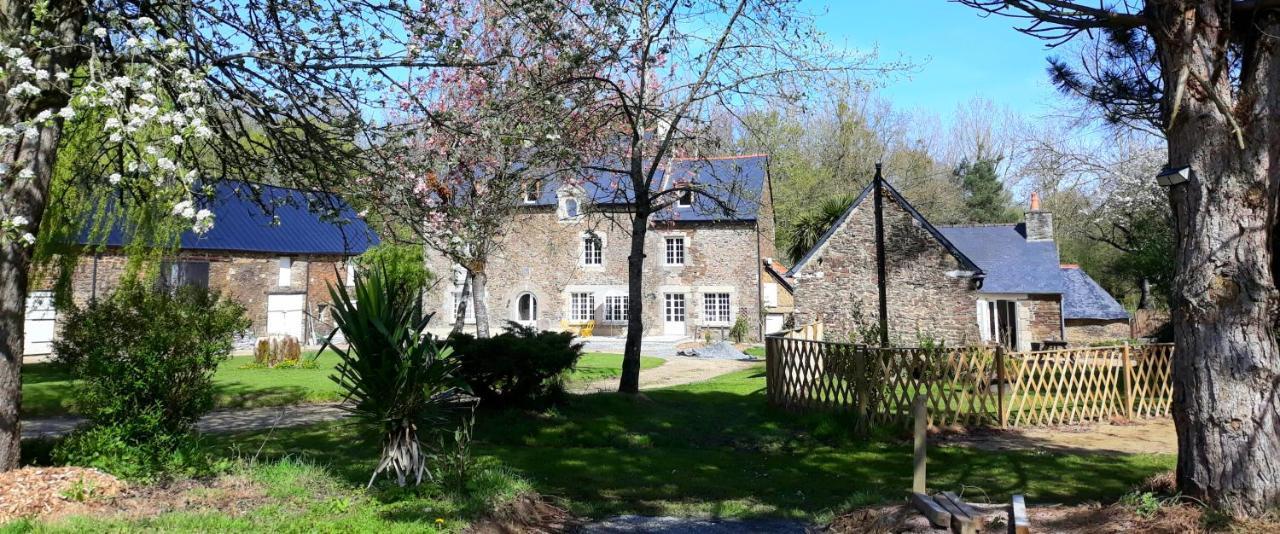 Le Manoir Des Haies Maison d'hôtes Les Champs-Géraux